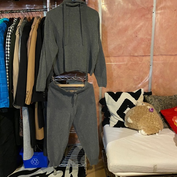 HM cashmere knit jogger set (hoodie + pant)